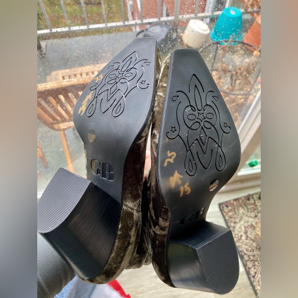 NWOT Gianni Bini Star-Crossed 3 Green Velvet Western Booties Women’s Size 7.5M - Picture 6 of 8